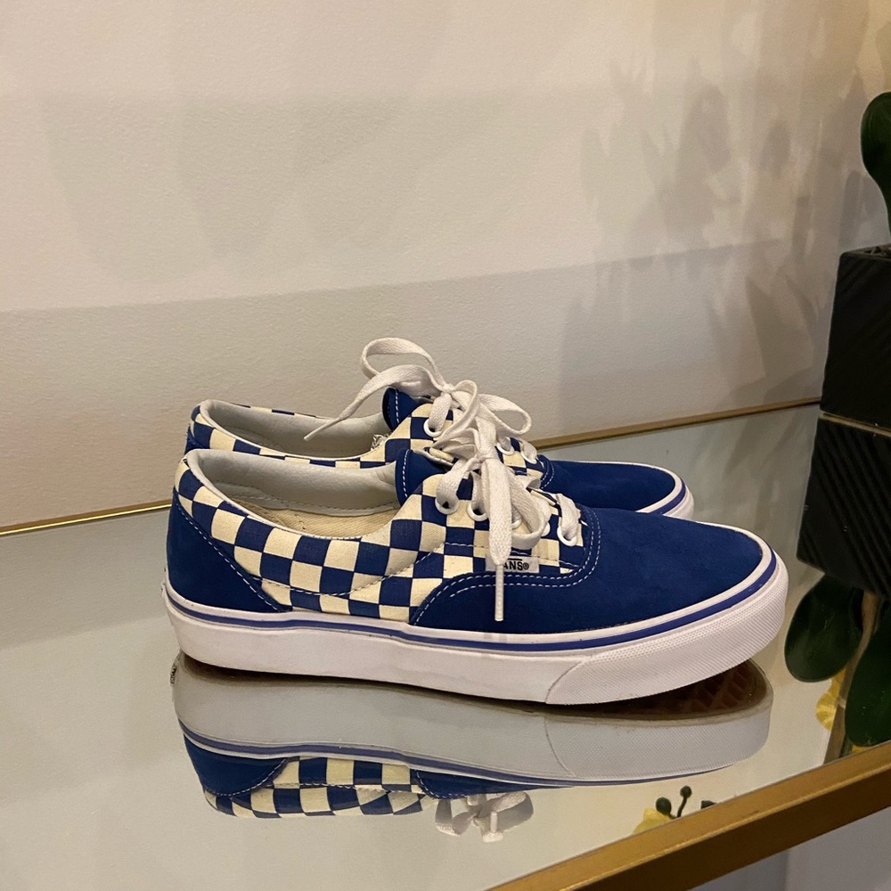 Vans - Picture 3 of 3